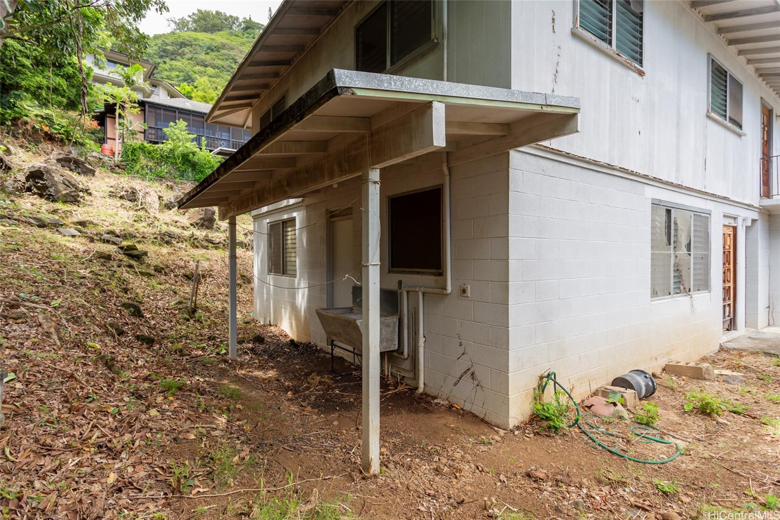 1927 Uluwehi Place