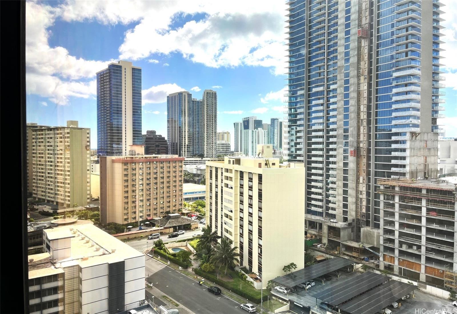 930 Kaheka Street 1502