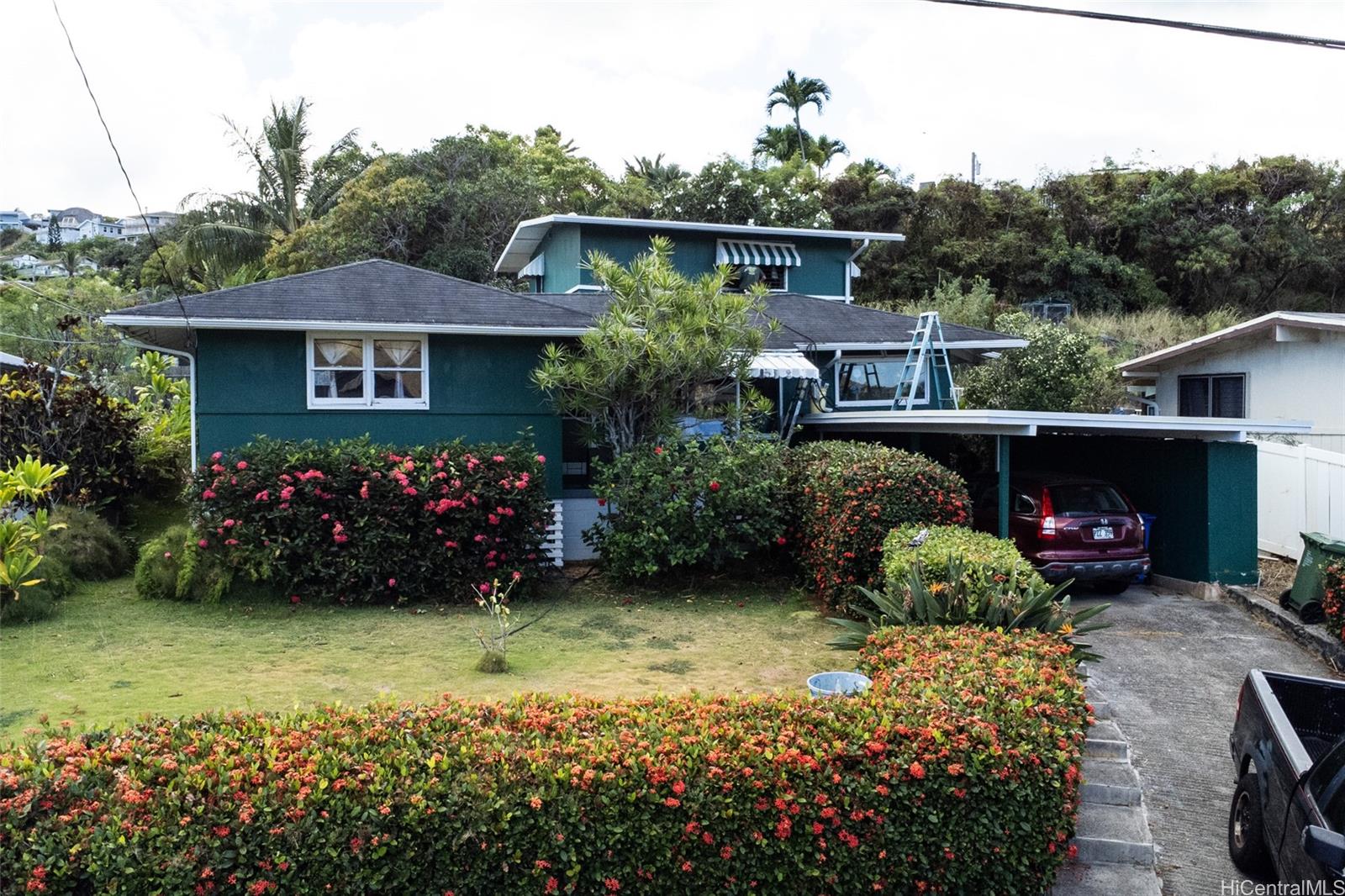 1237 Nanialii Street