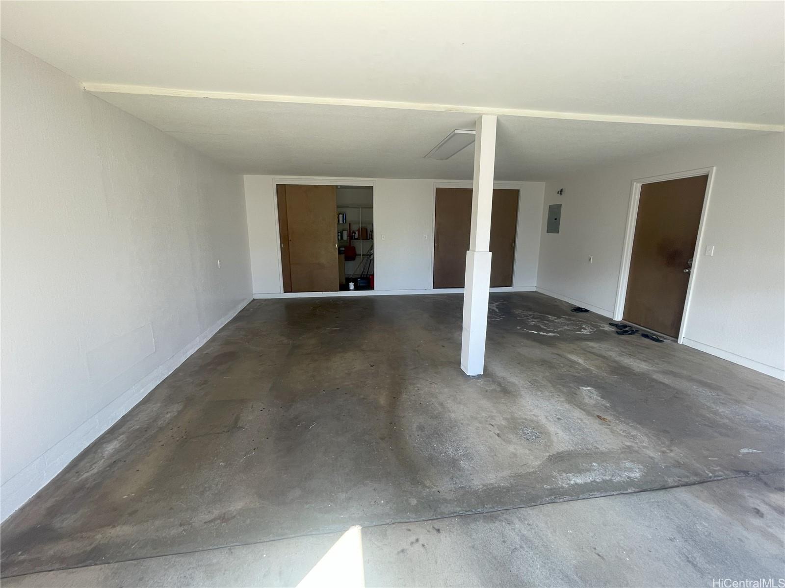 Photo 17 of 25