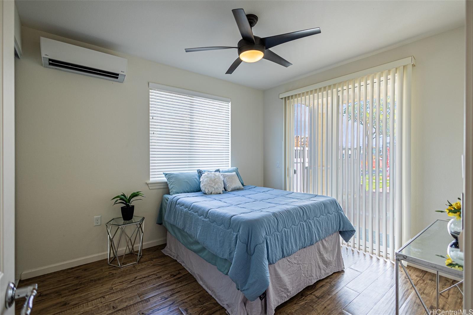 Photo 16 of 25