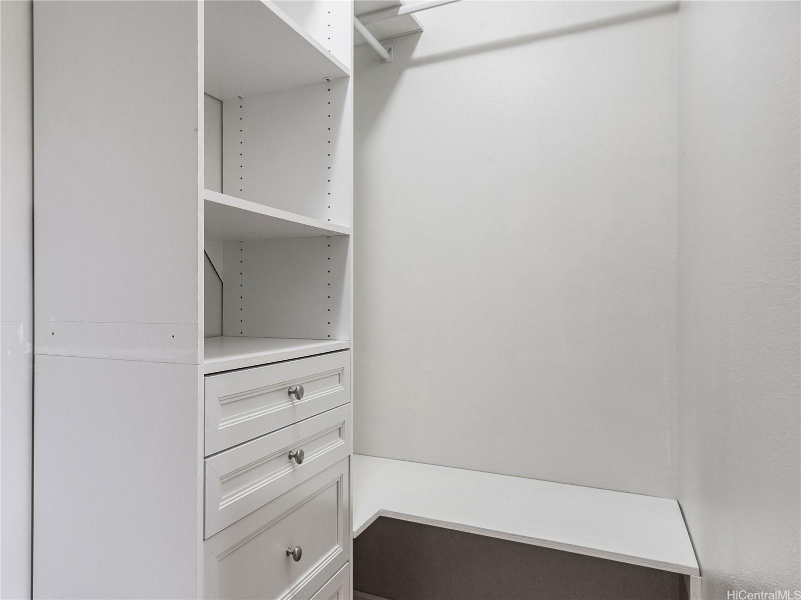Photo 17 of 25