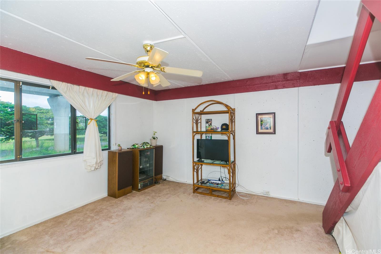 Photo 7 of 25