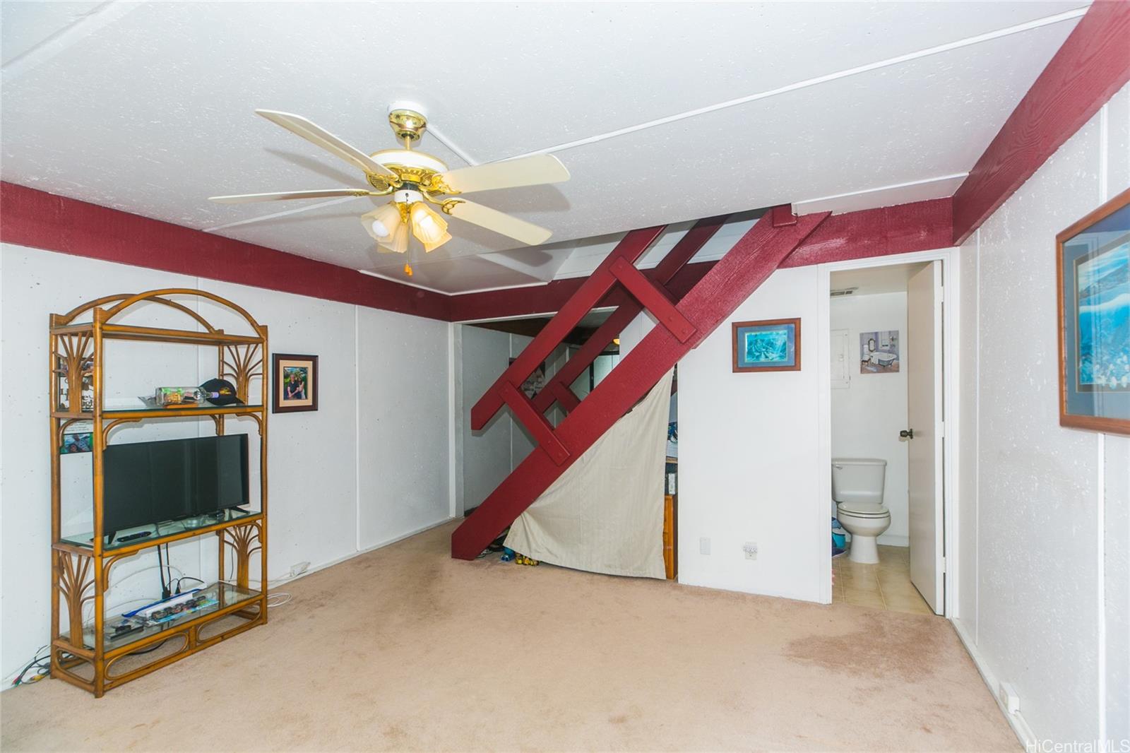 Photo 9 of 25