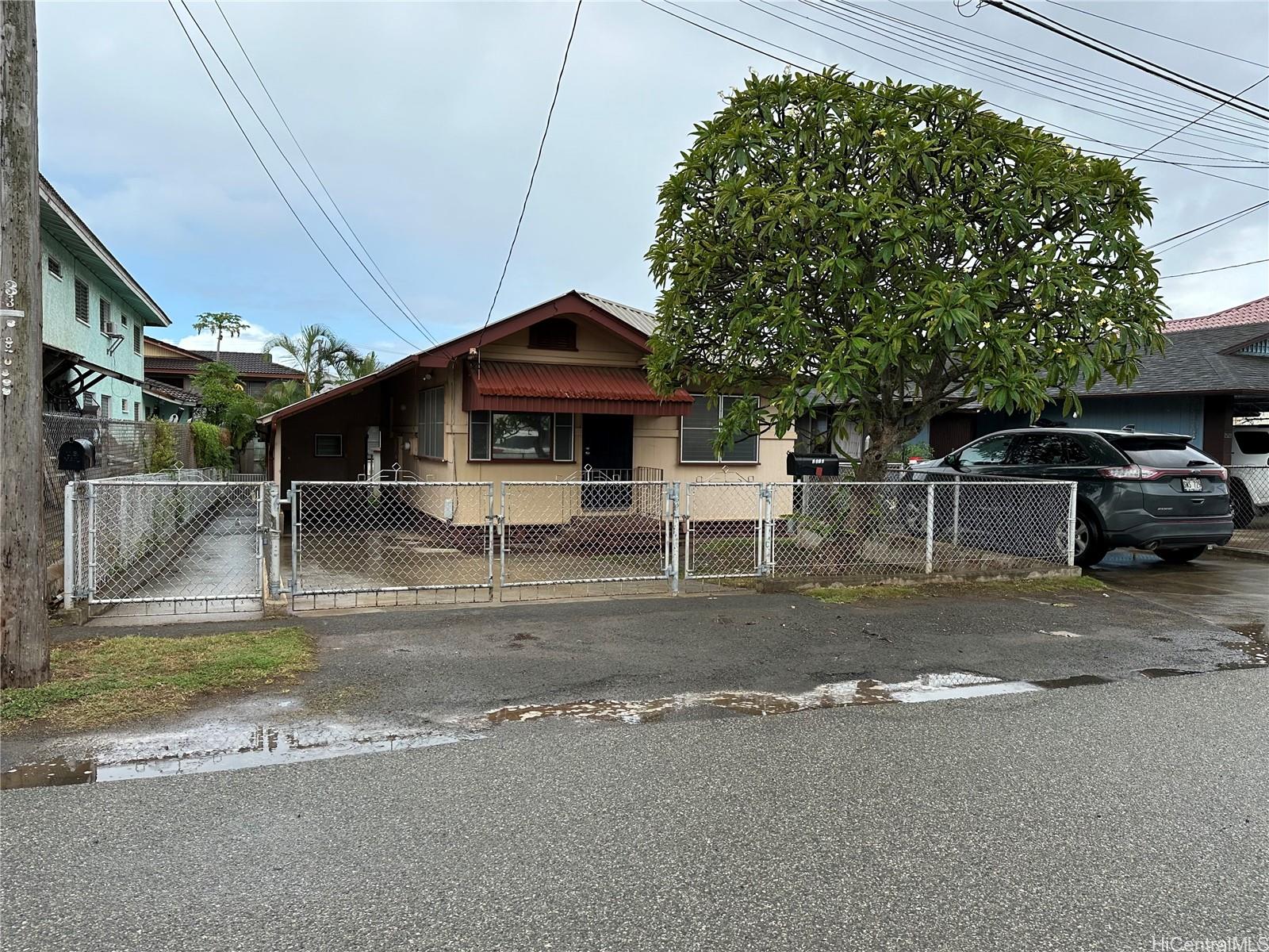 2519 Hoenui Street