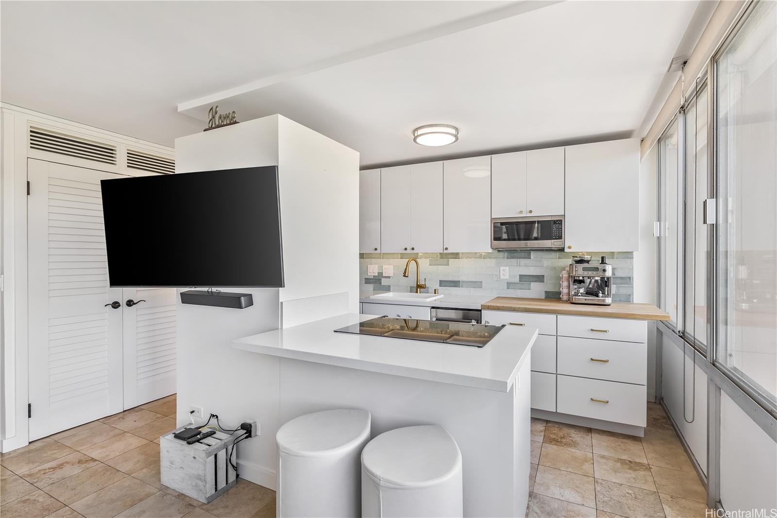 2415 Ala Wai Boulevard  Unit 1202