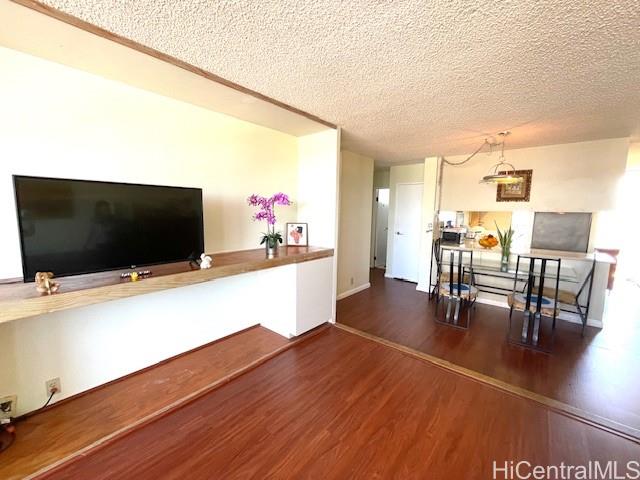 Photo 3 of 21