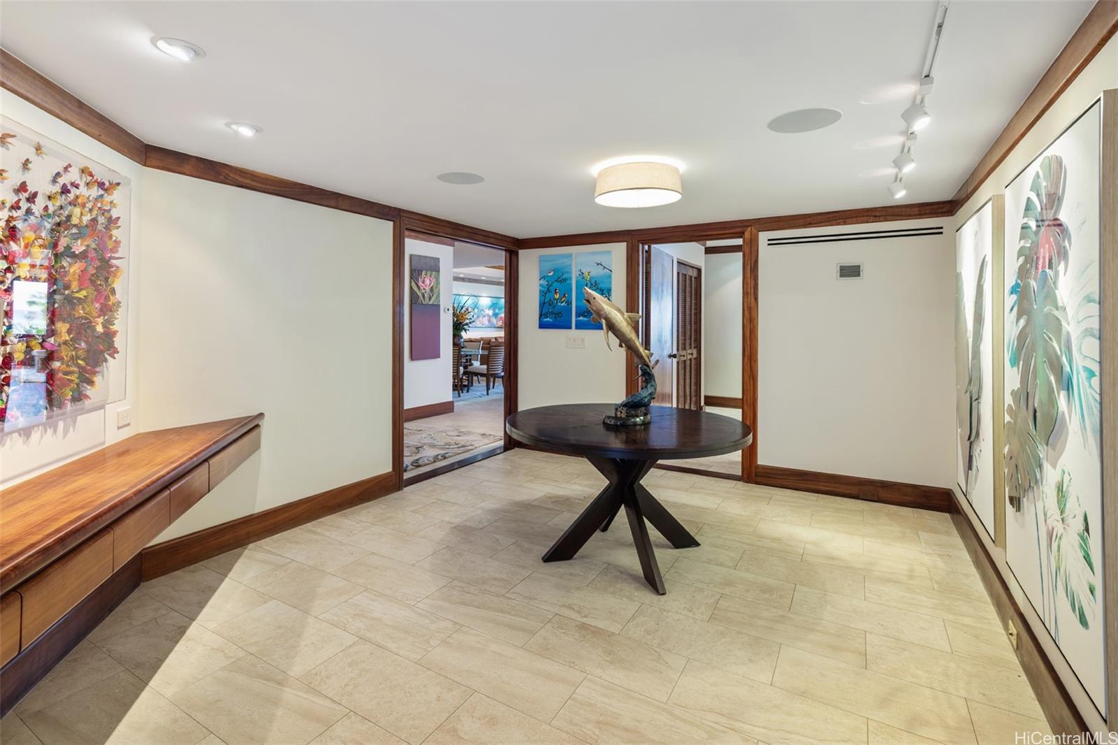 3165 Diamond Head Road  Unit 4