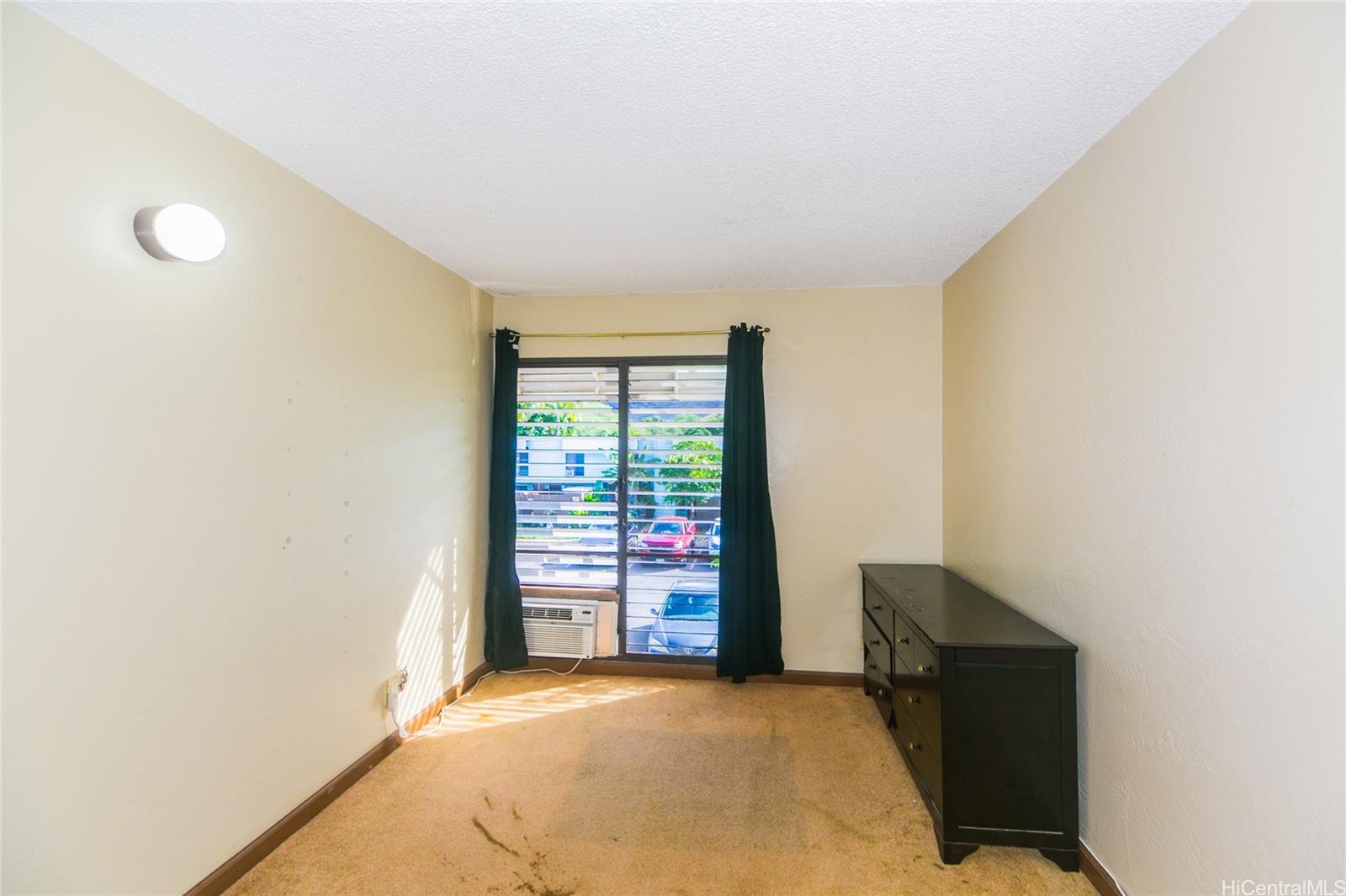 Photo 11 of 24