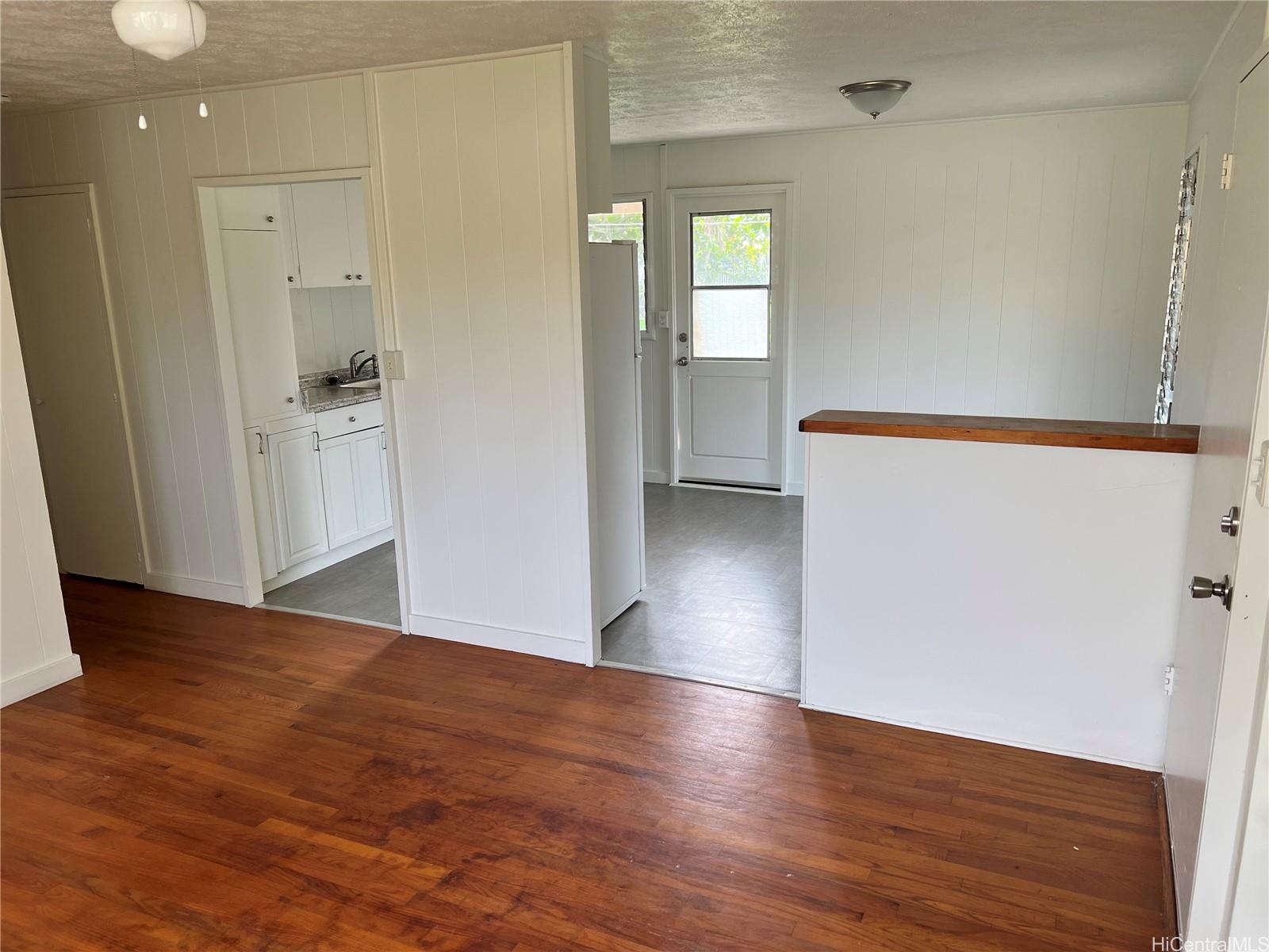 Photo 5 of 11