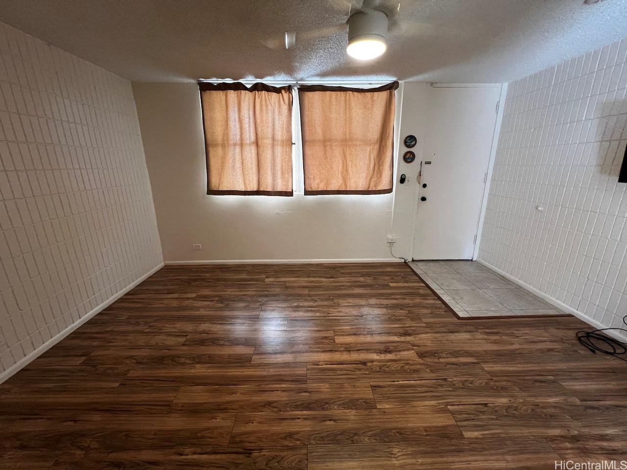 Photo 5 of 23