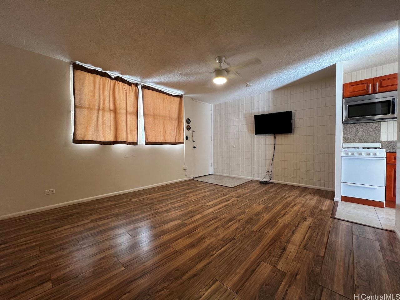 Photo 6 of 23
