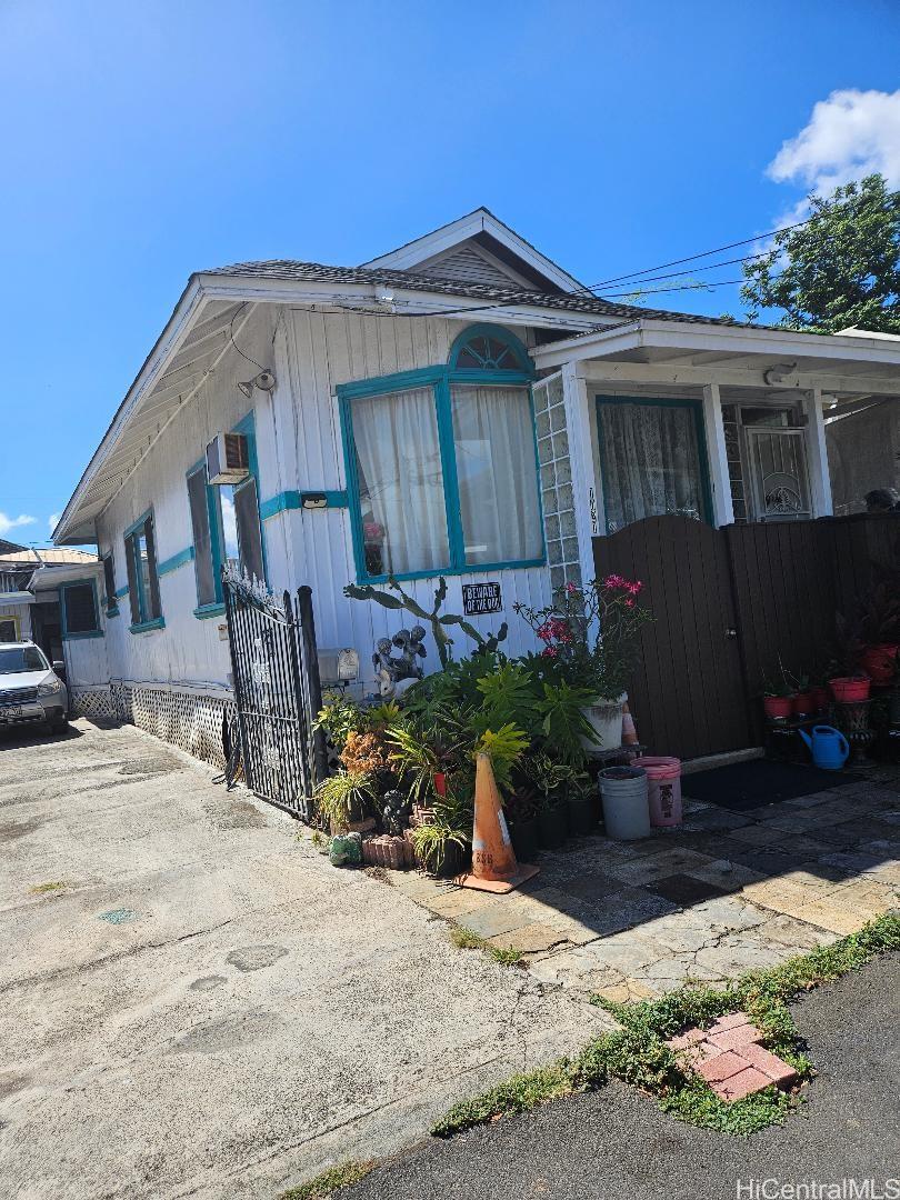 1021 Long Lane