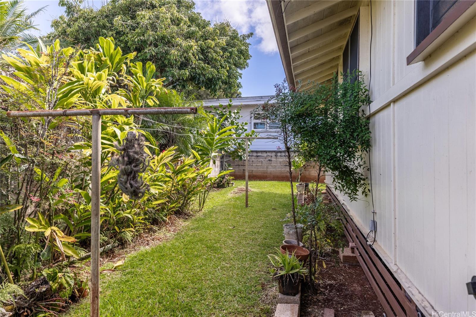1768 Koikoi Street