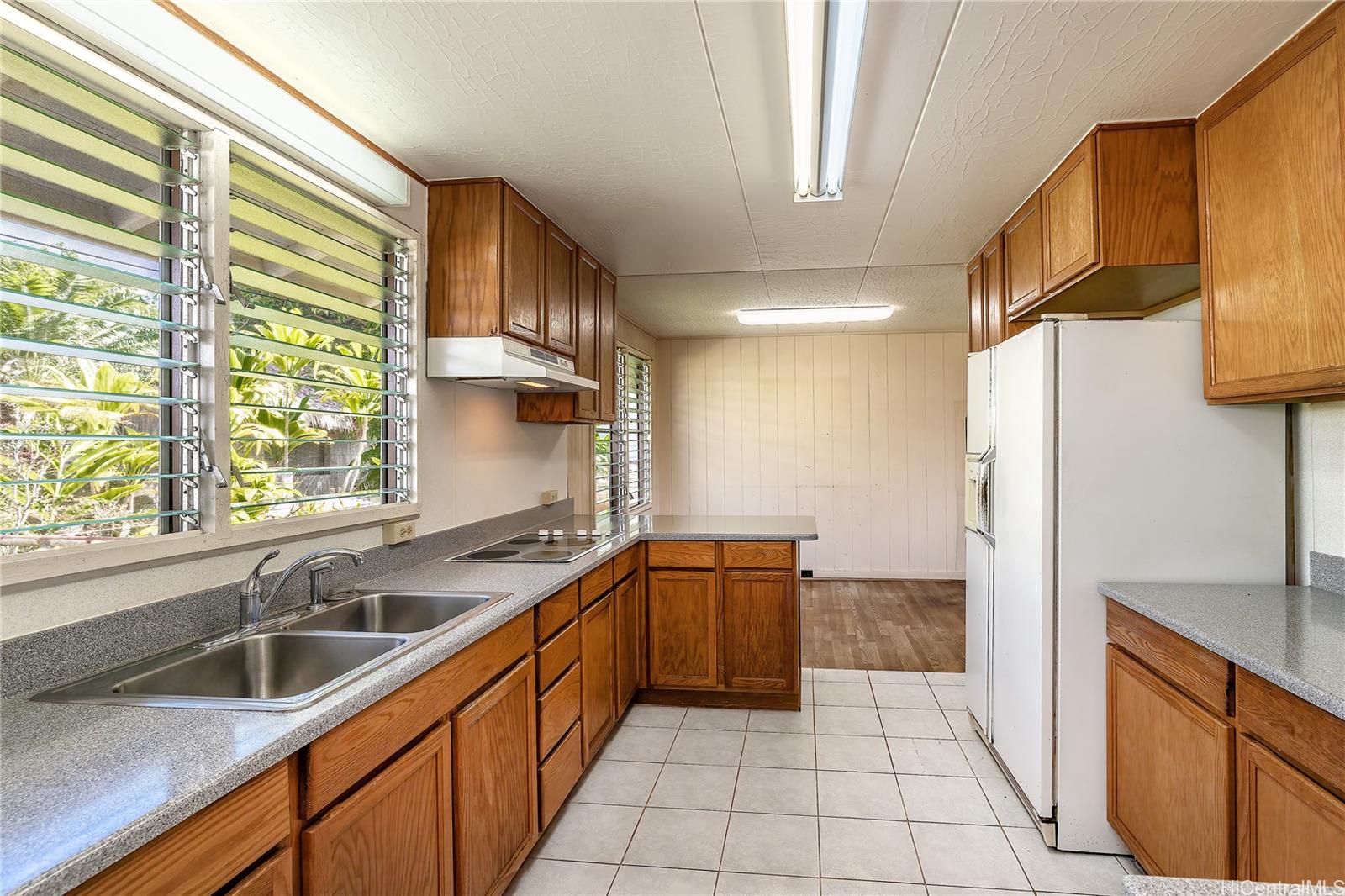 1768 Koikoi Street