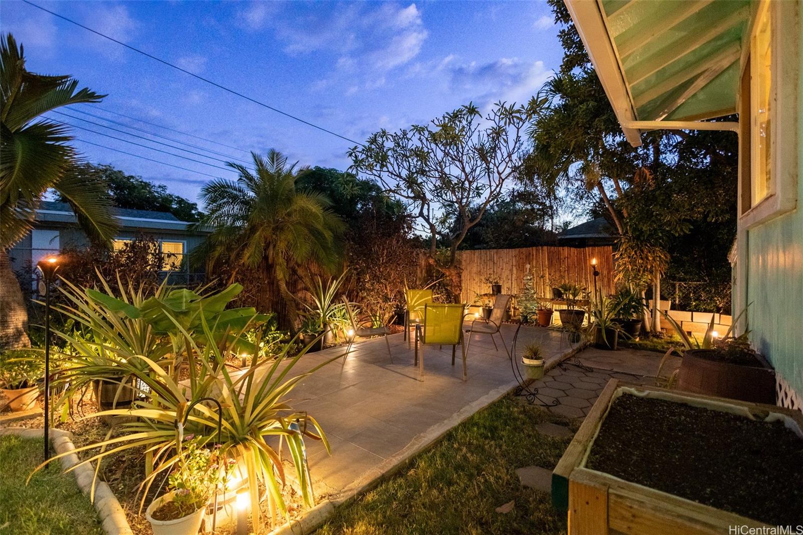 Photo 18 of 25