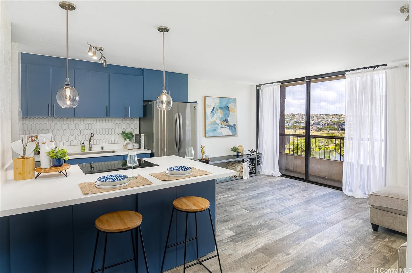 320 Liliuokalani Avenue  Unit 902