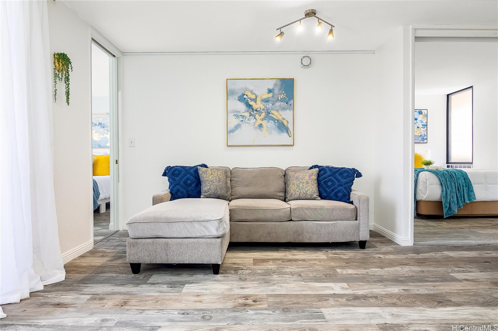 320 Liliuokalani Avenue  Unit 902