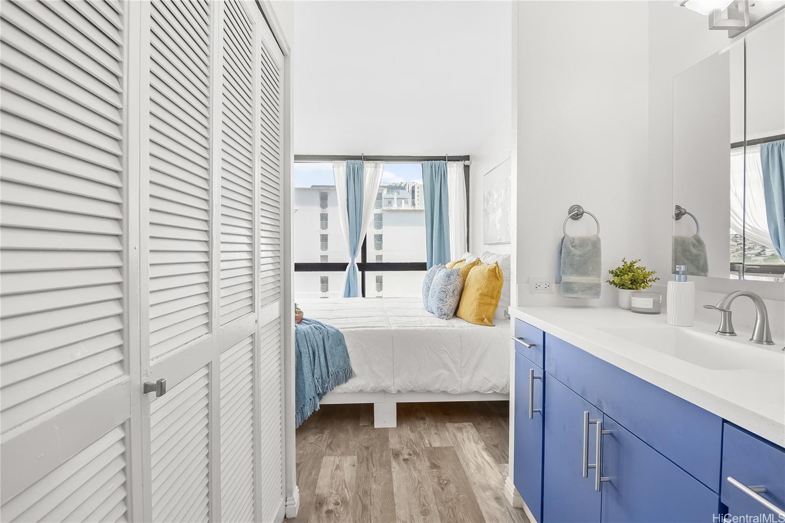 320 Liliuokalani Avenue  Unit 902