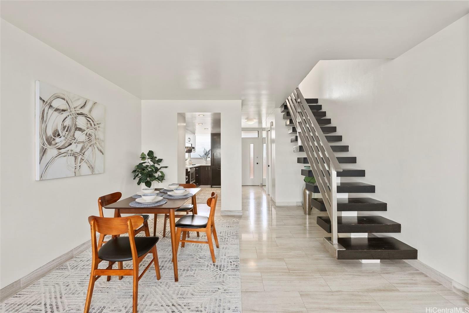 500 University Avenue  Unit 904