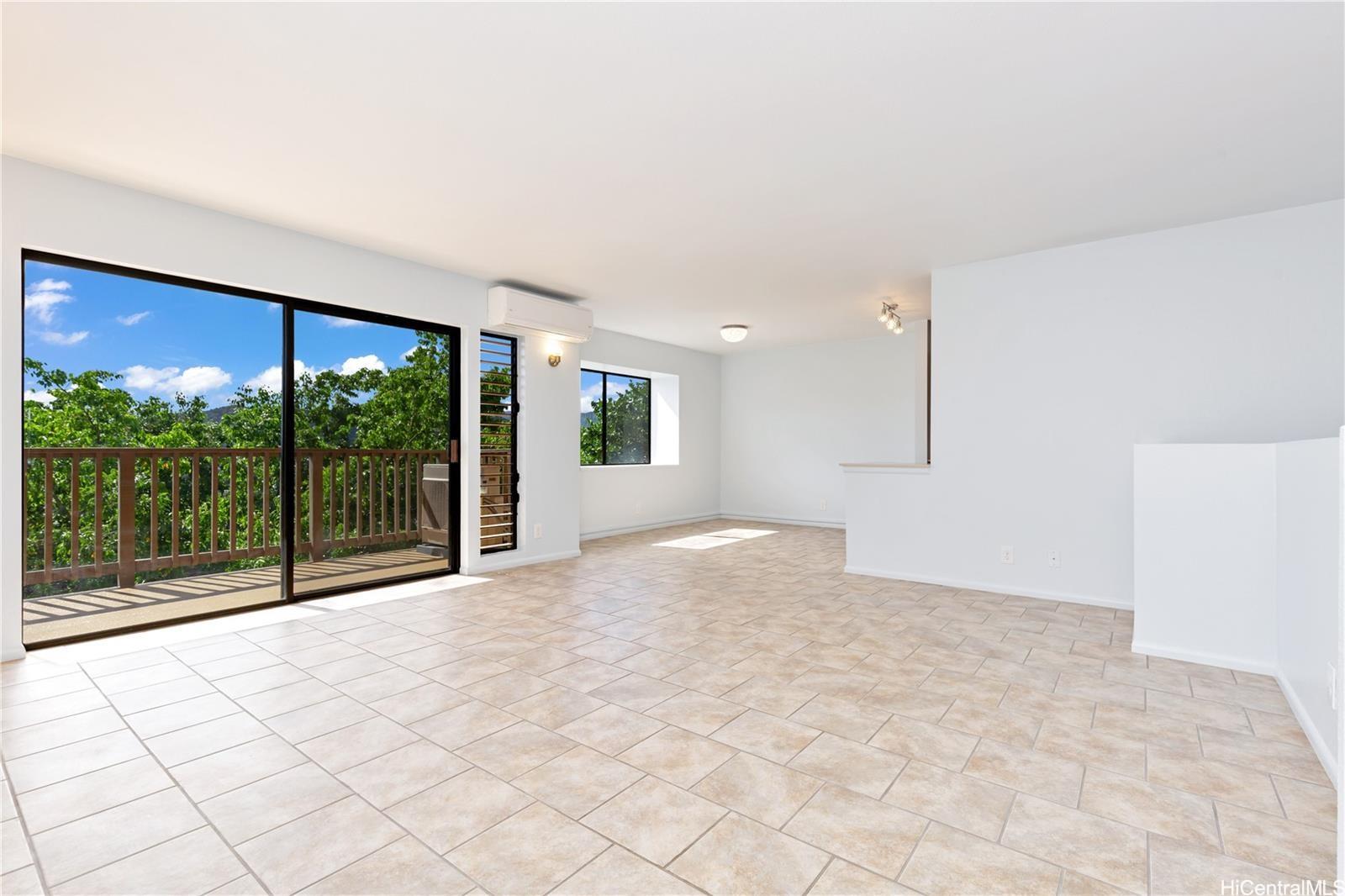 Photo 3 of 22