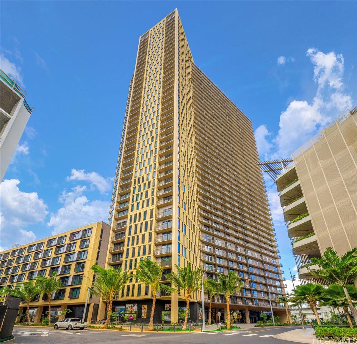 987 Queen Street  Unit 223
