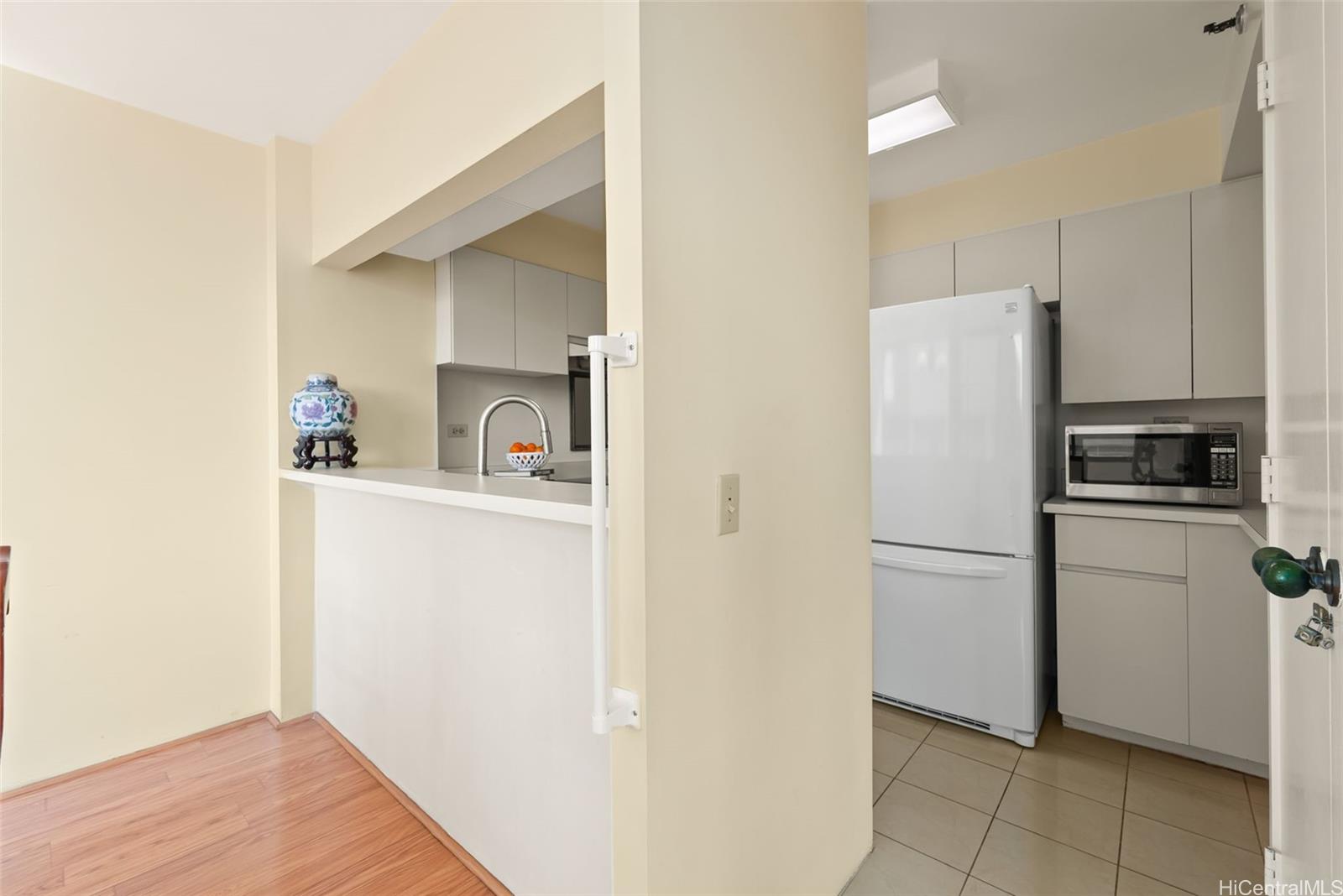 Photo 8 of 25