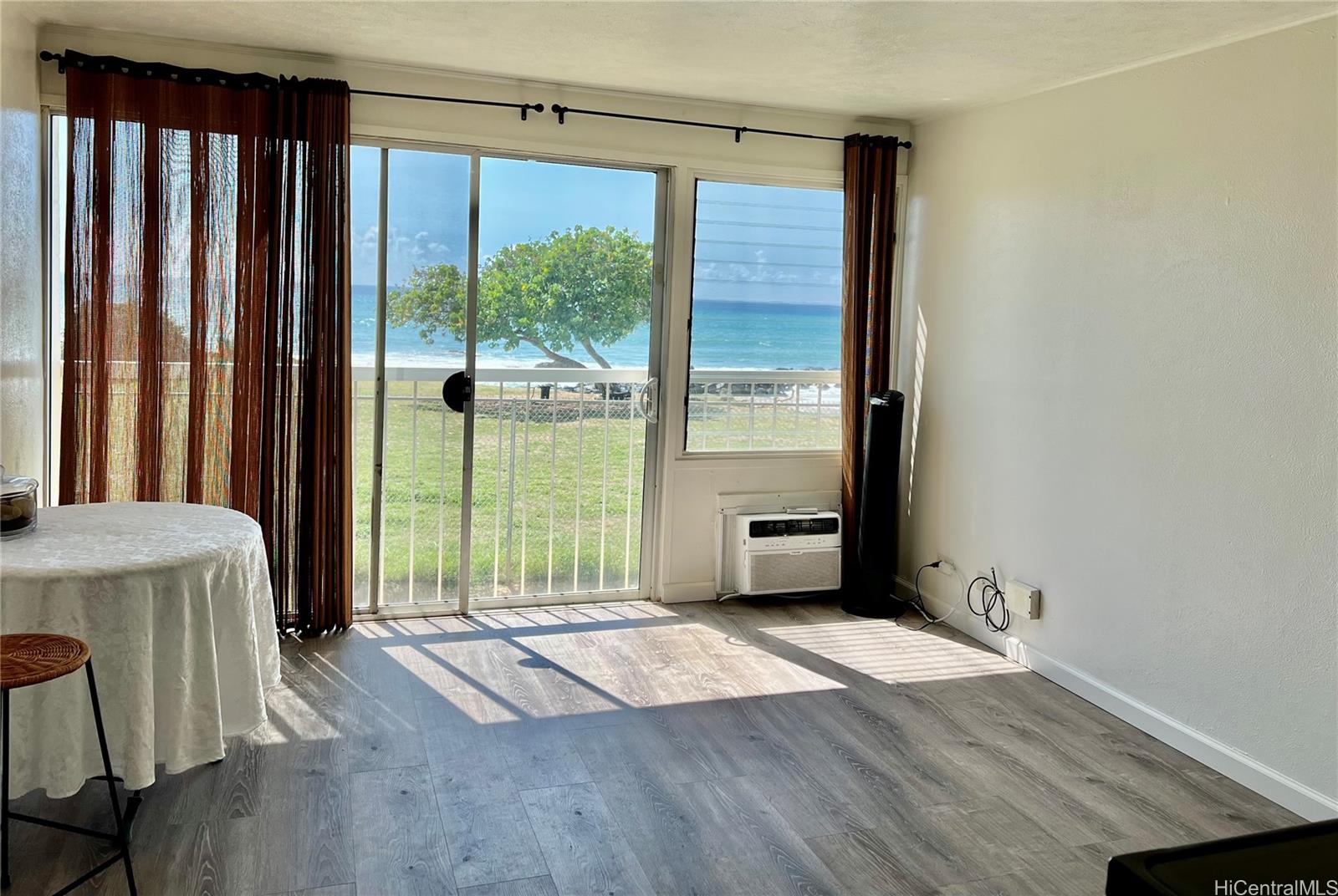 85-175 Farrington Highway B205