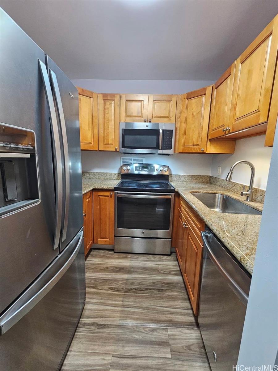 Photo 6 of 25
