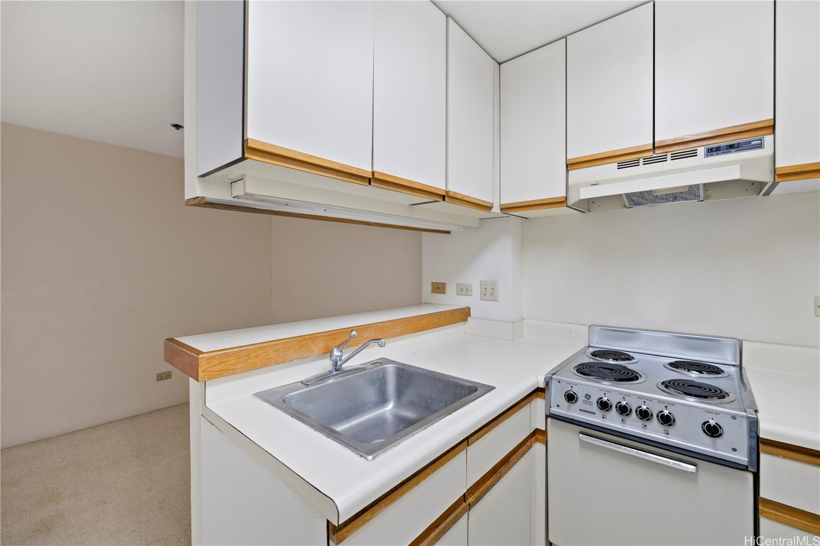 Photo 9 of 25