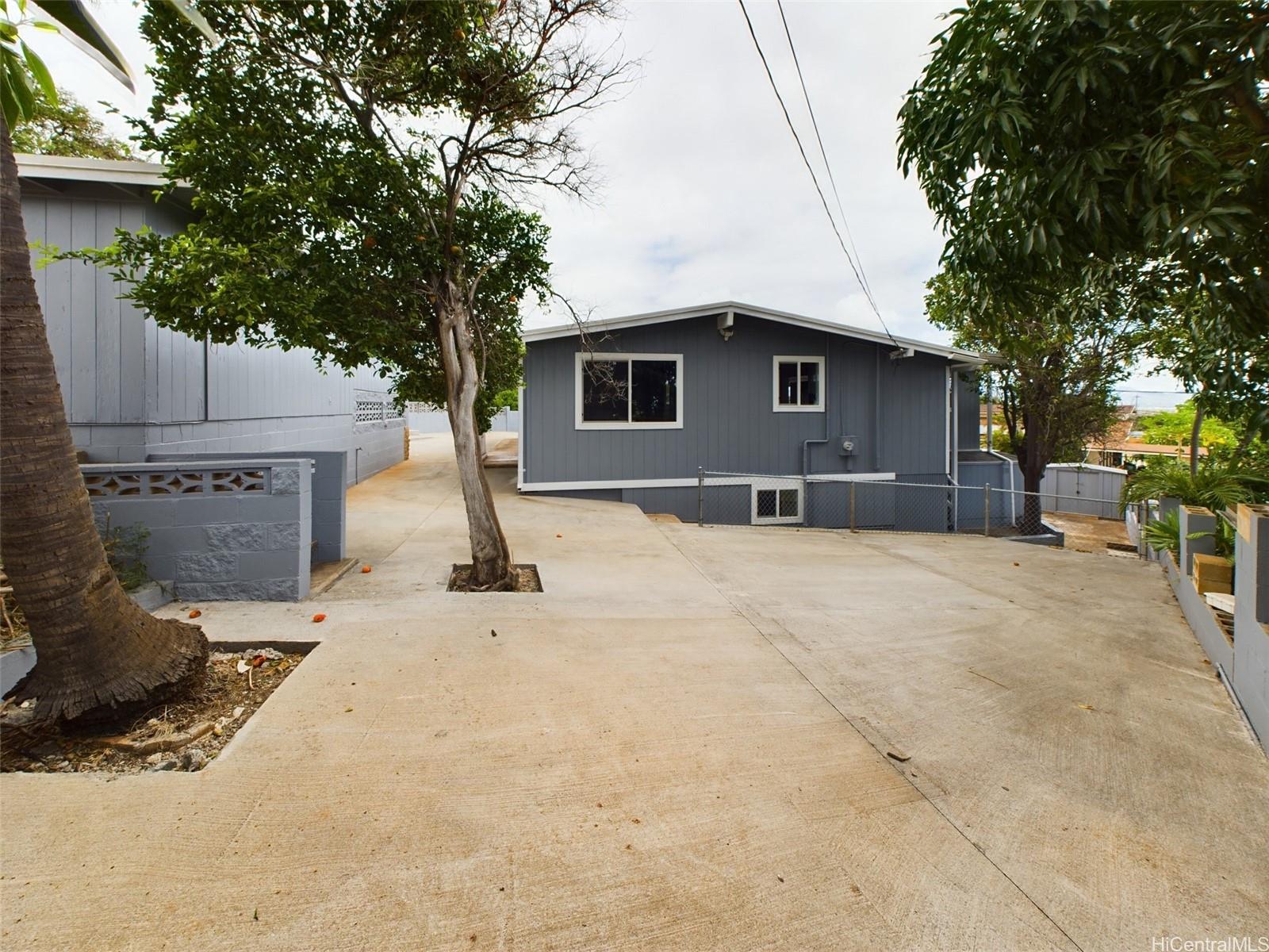 Photo 6 of 25