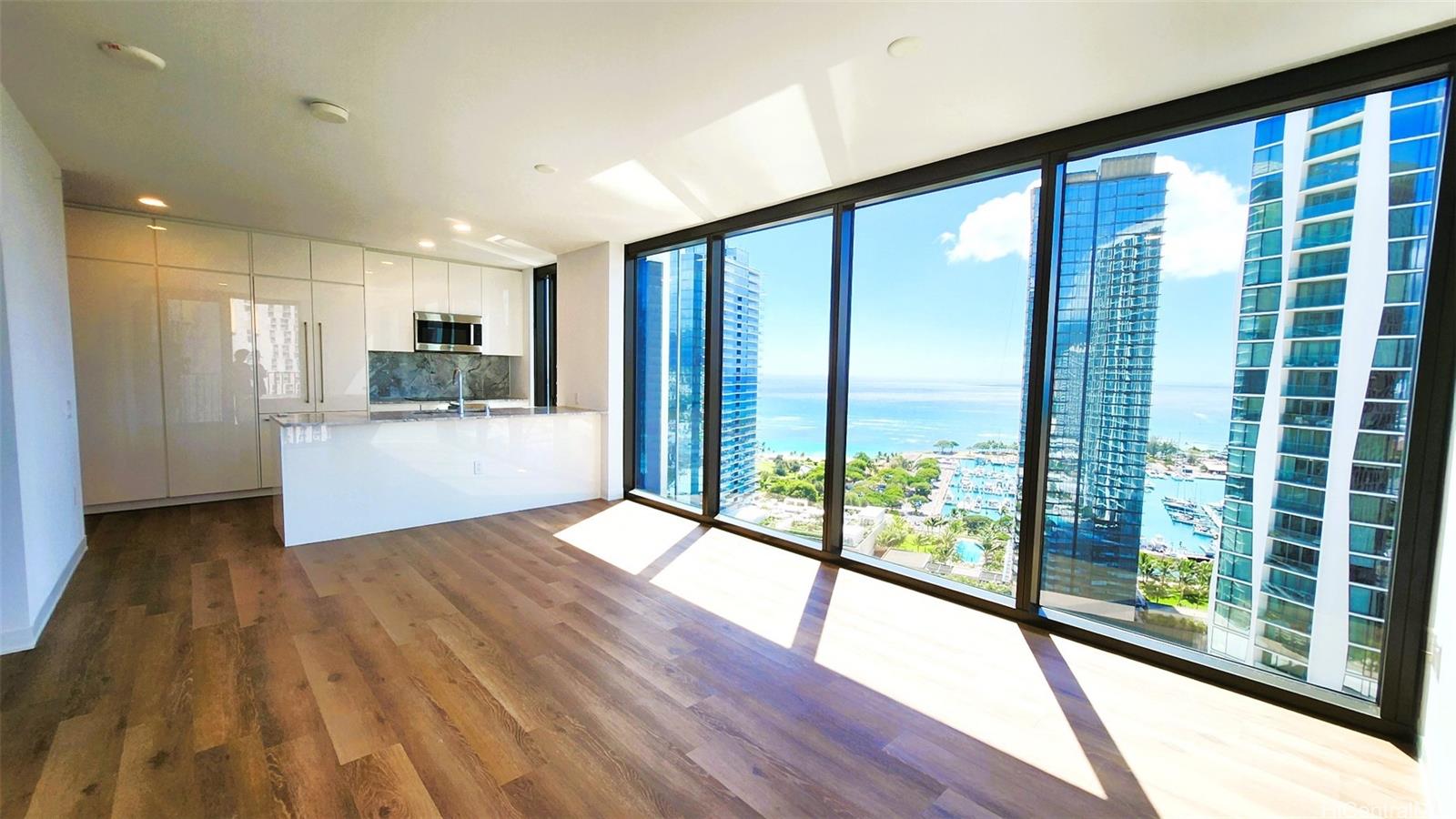 987 Queen Street 2601