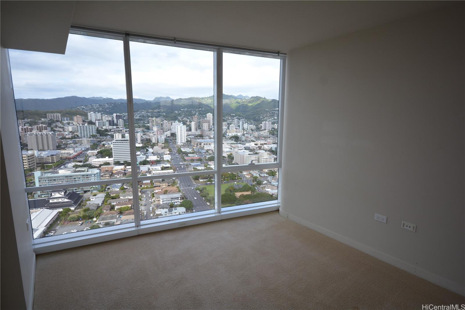 Photo 10 of 25