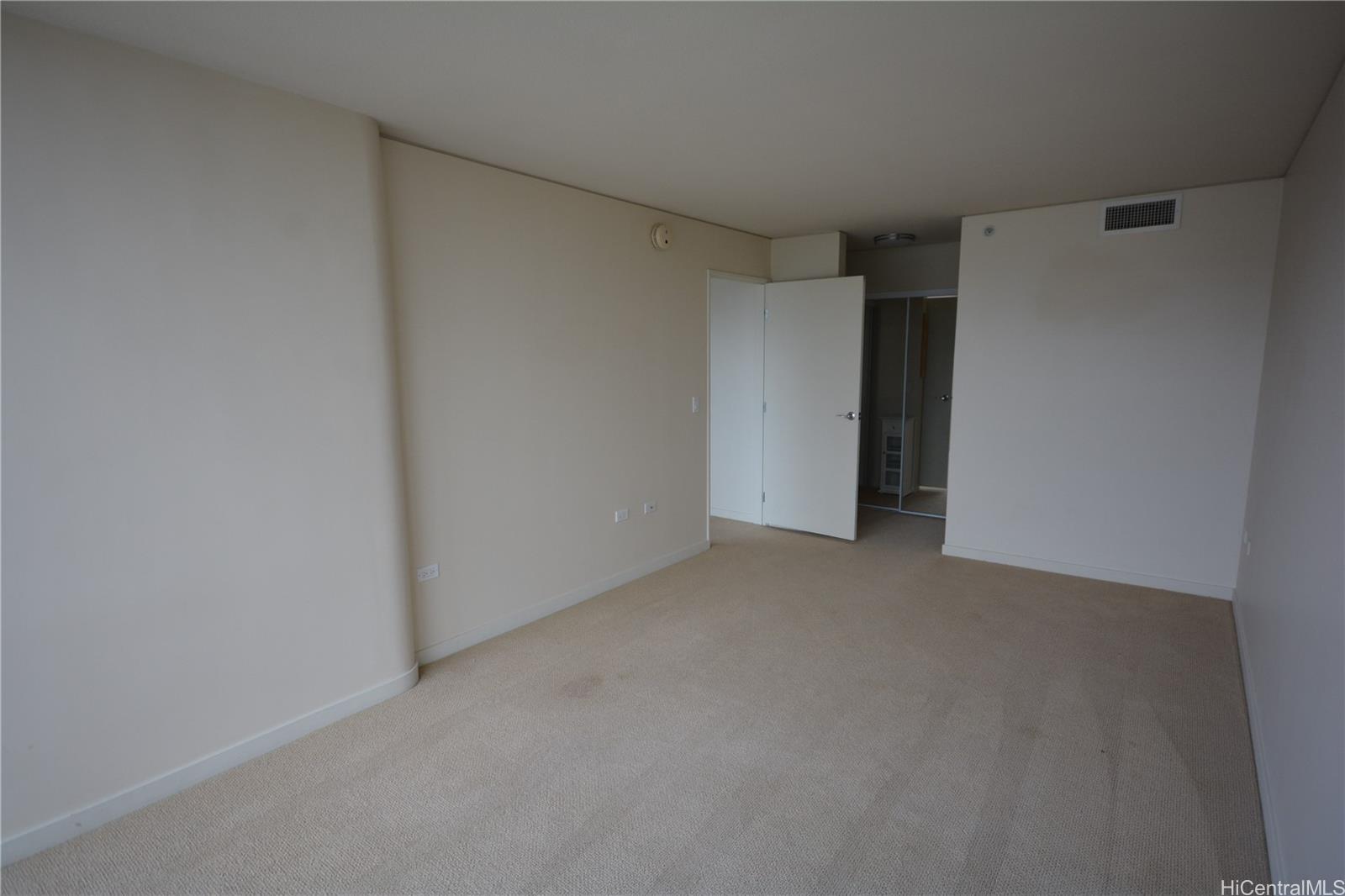Photo 12 of 25