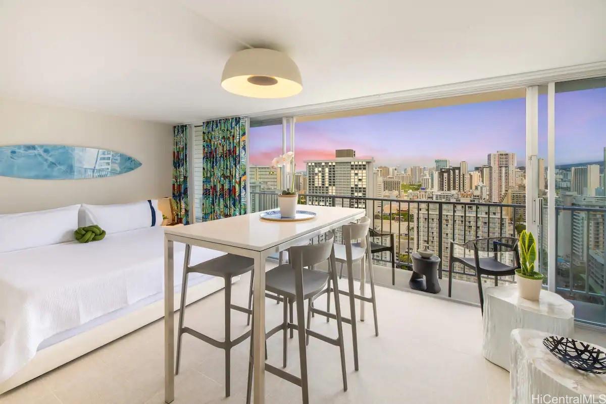 2427 Kuhio Avenue 2905