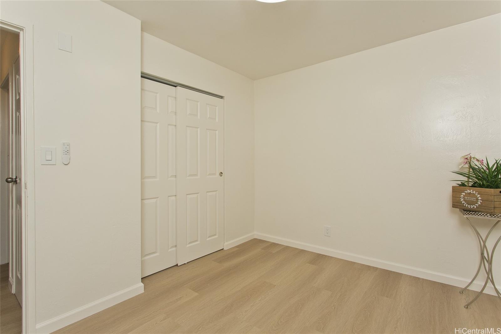 87-131 Helelua Street  Unit J206