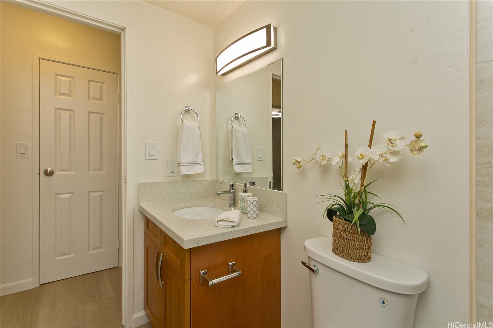 87-131 Helelua Street  Unit J206
