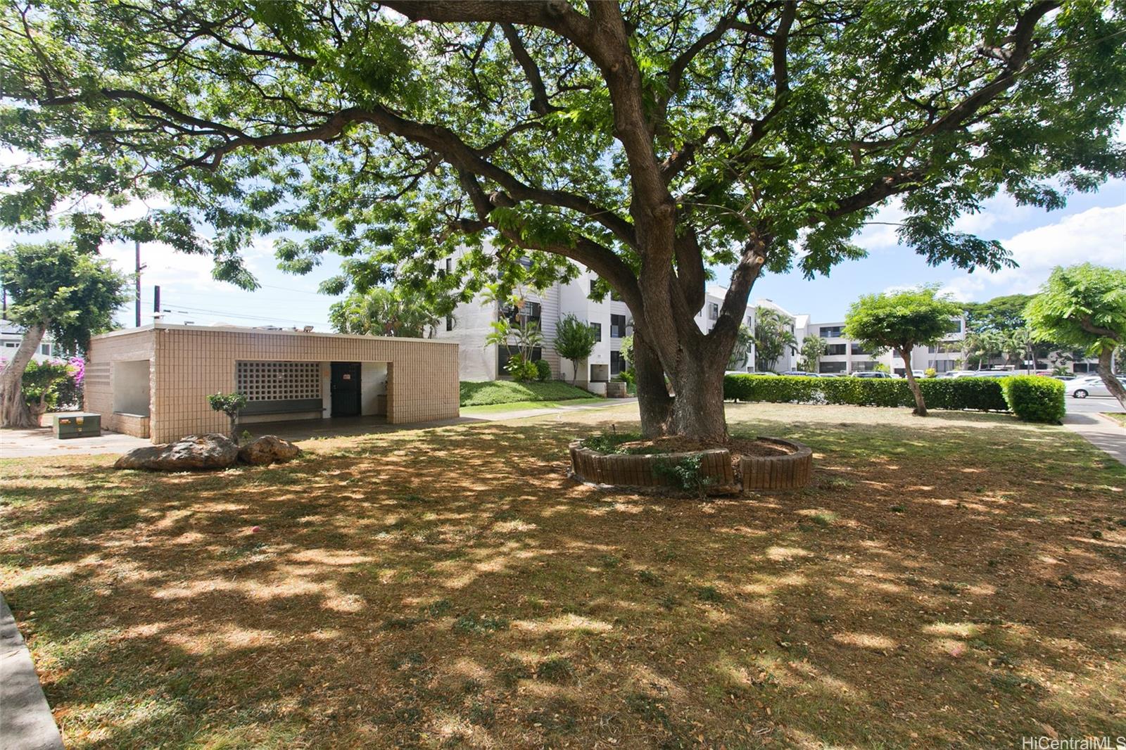 87-131 Helelua Street  Unit J206