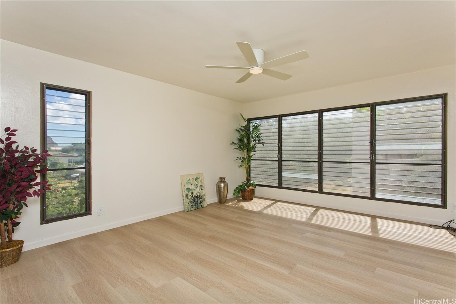 87-131 Helelua Street  Unit J206