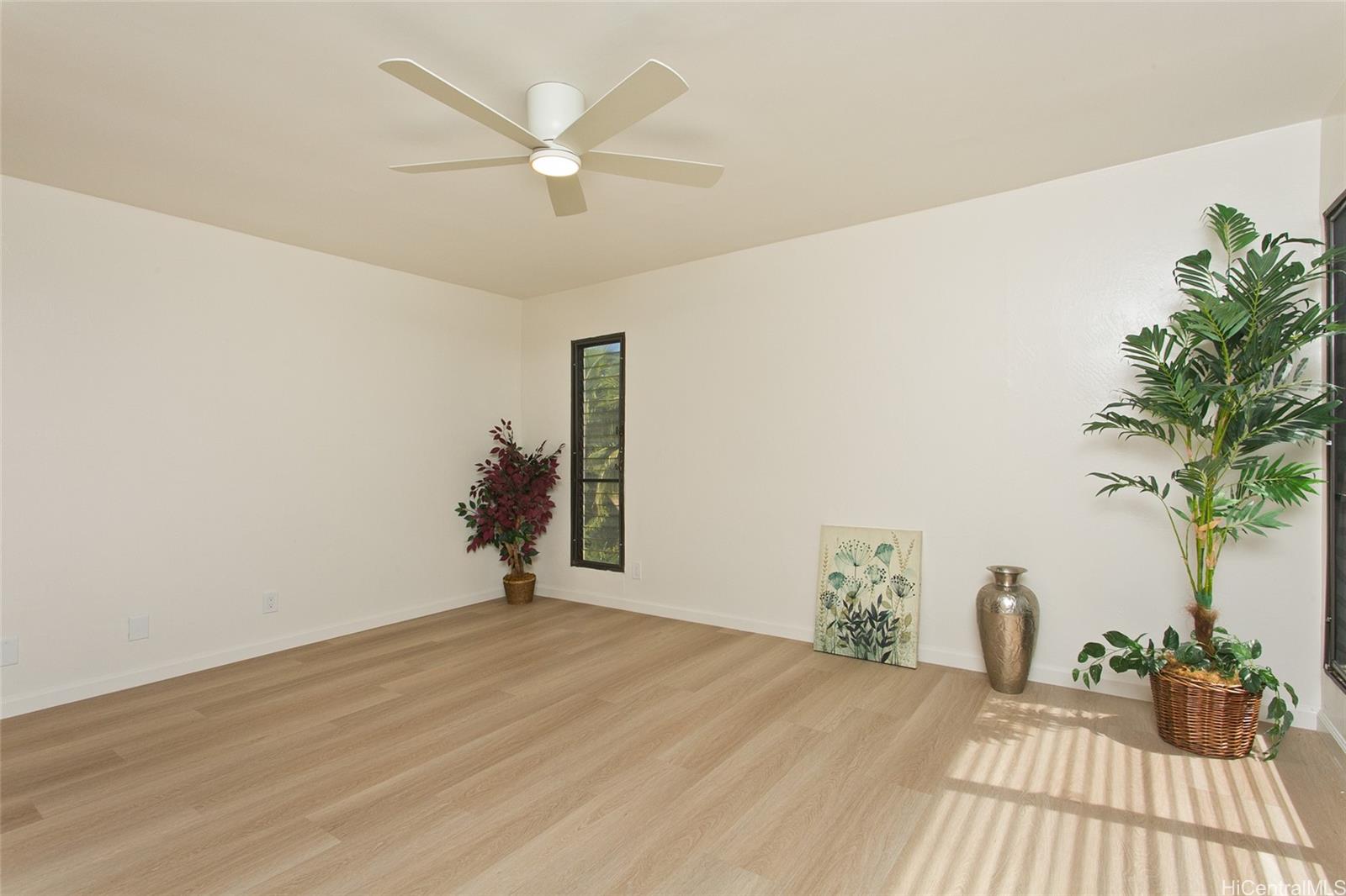 87-131 Helelua Street  Unit J206