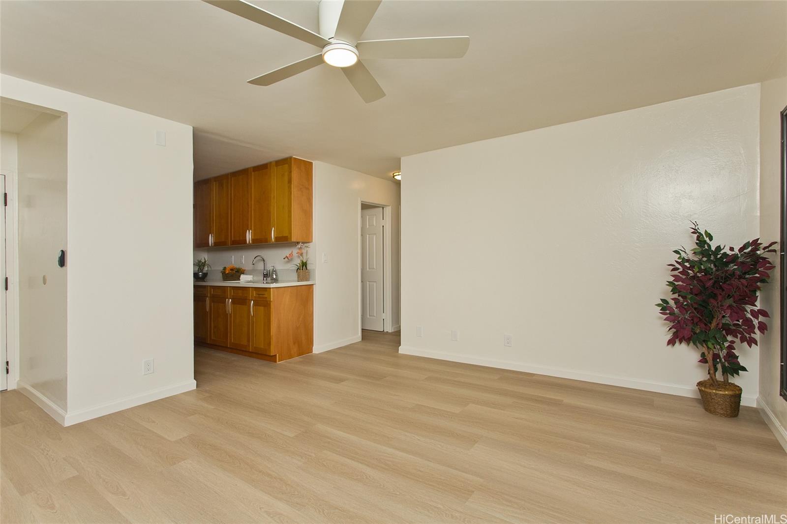 87-131 Helelua Street  Unit J206