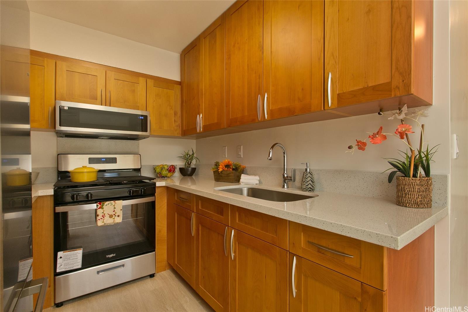 87-131 Helelua Street  Unit J206