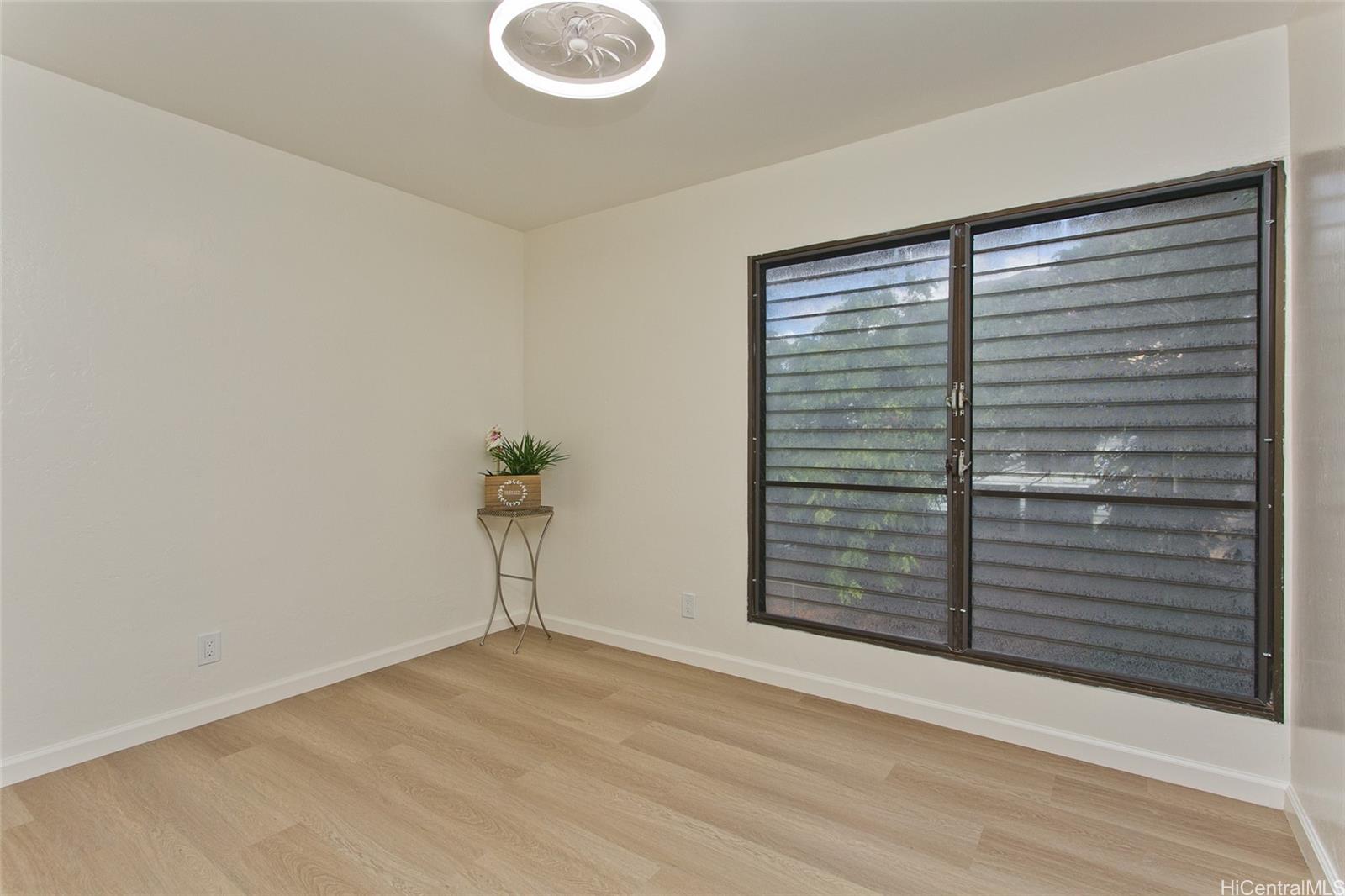 87-131 Helelua Street  Unit J206