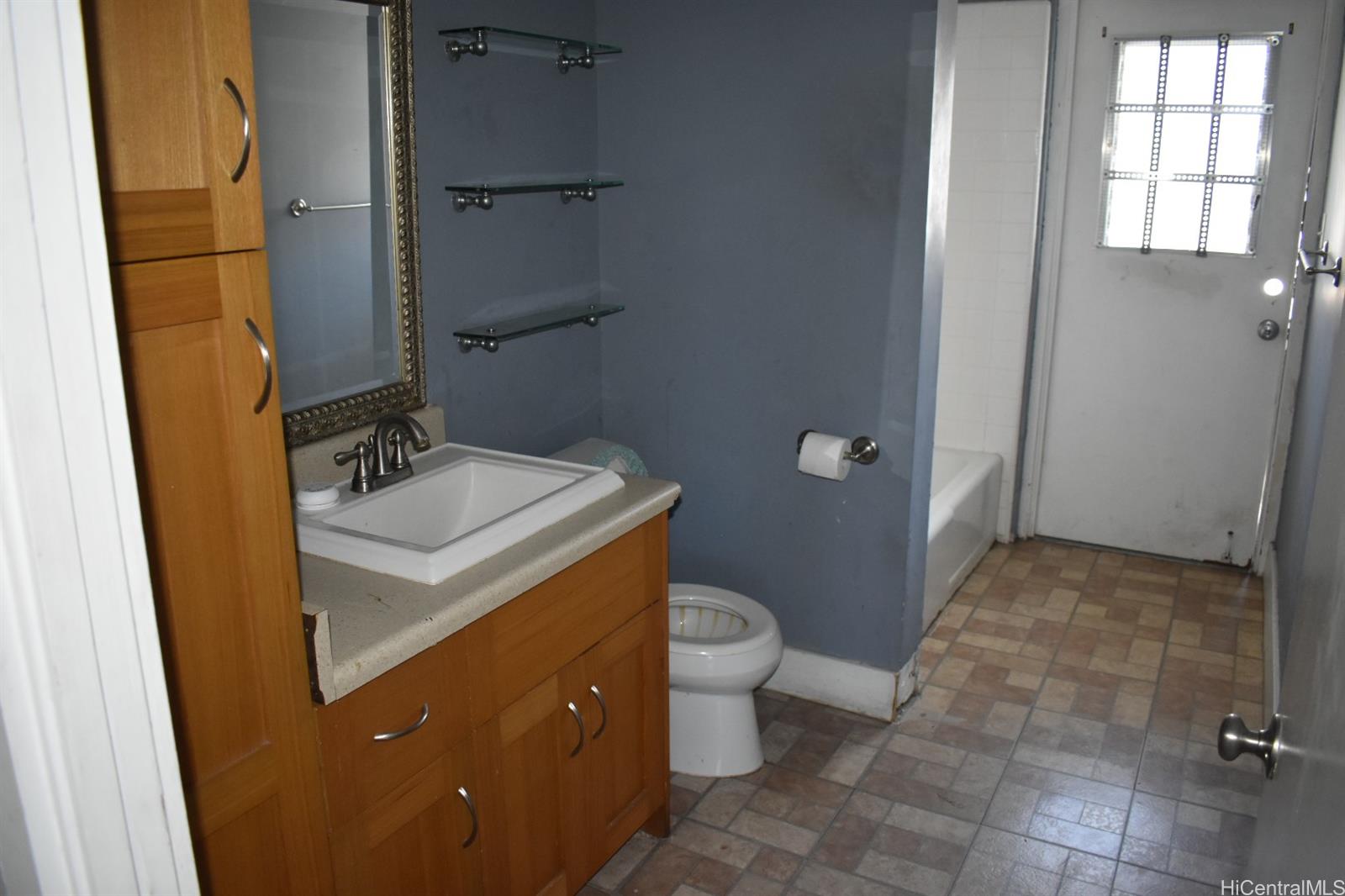 1516 Emerson Street  Unit 104