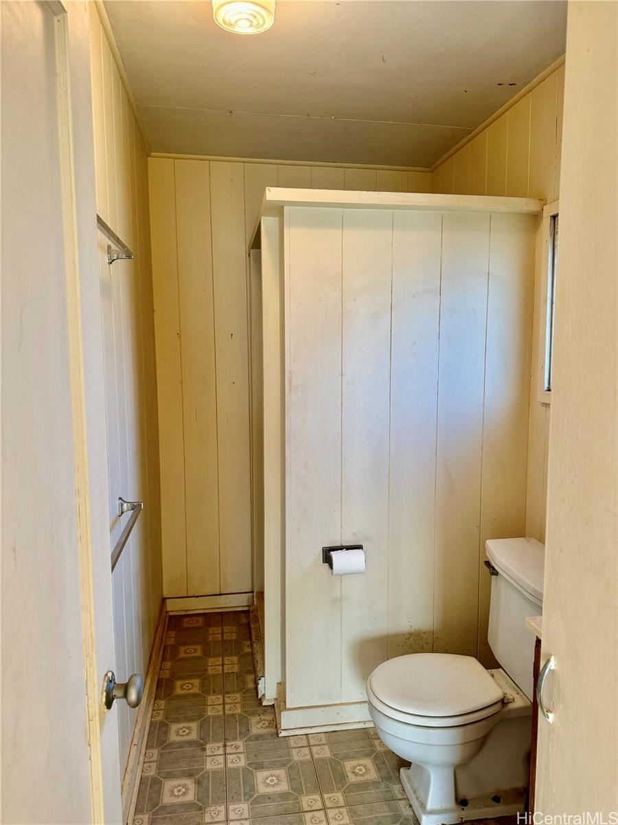 Photo 16 of 24
