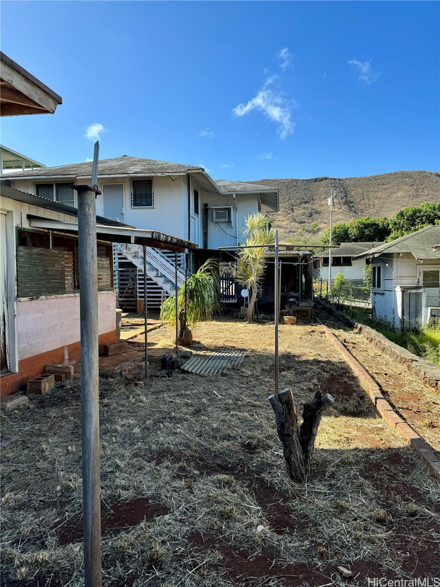 Photo 18 of 24