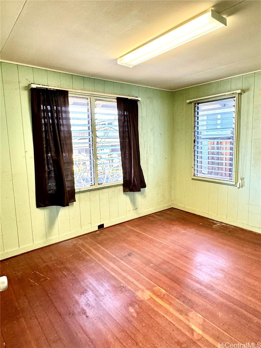 Photo 7 of 24
