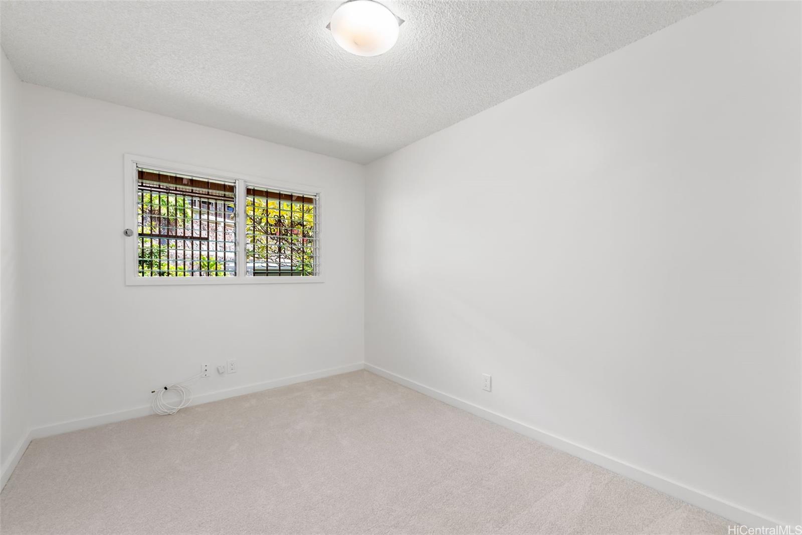 Photo 17 of 25