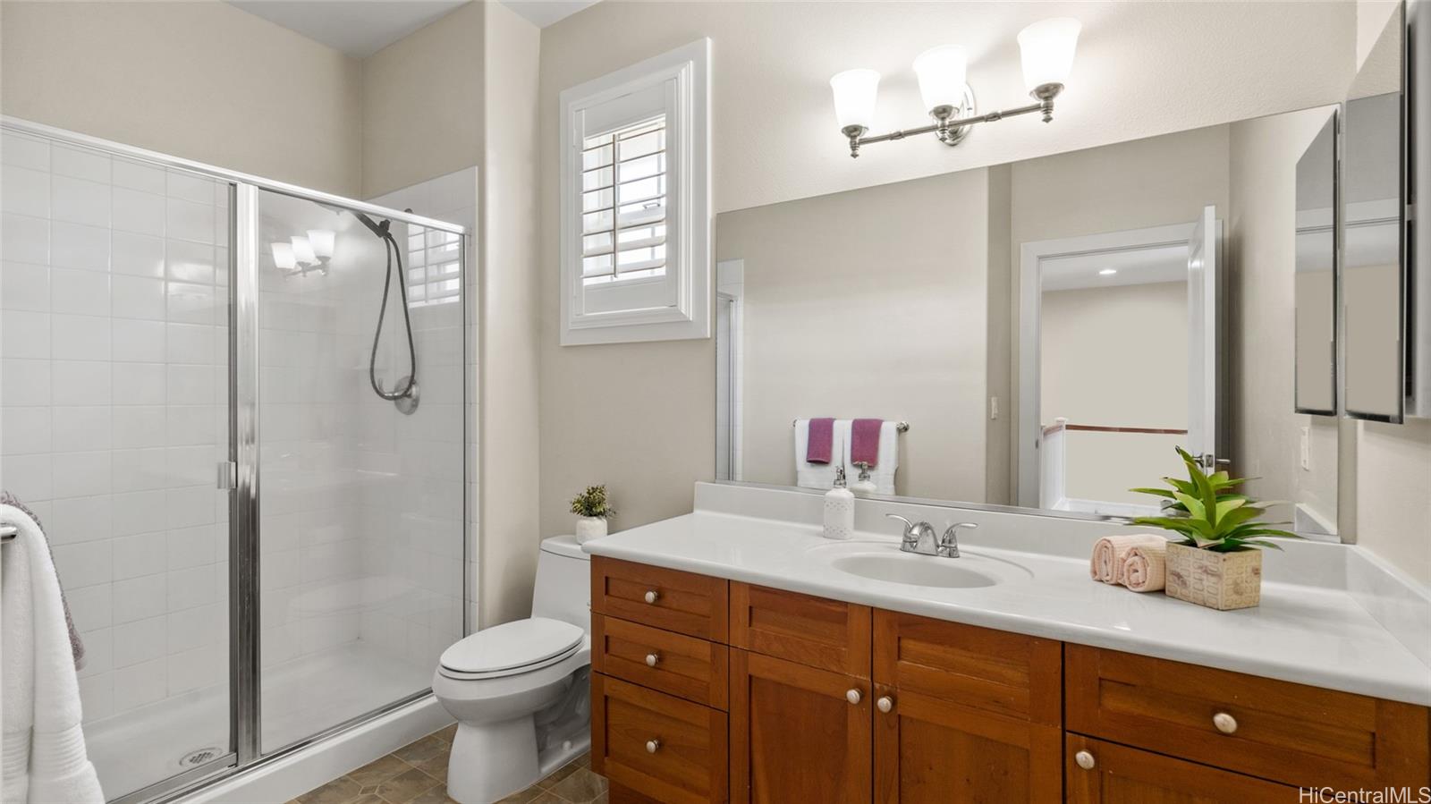 Photo 20 of 25