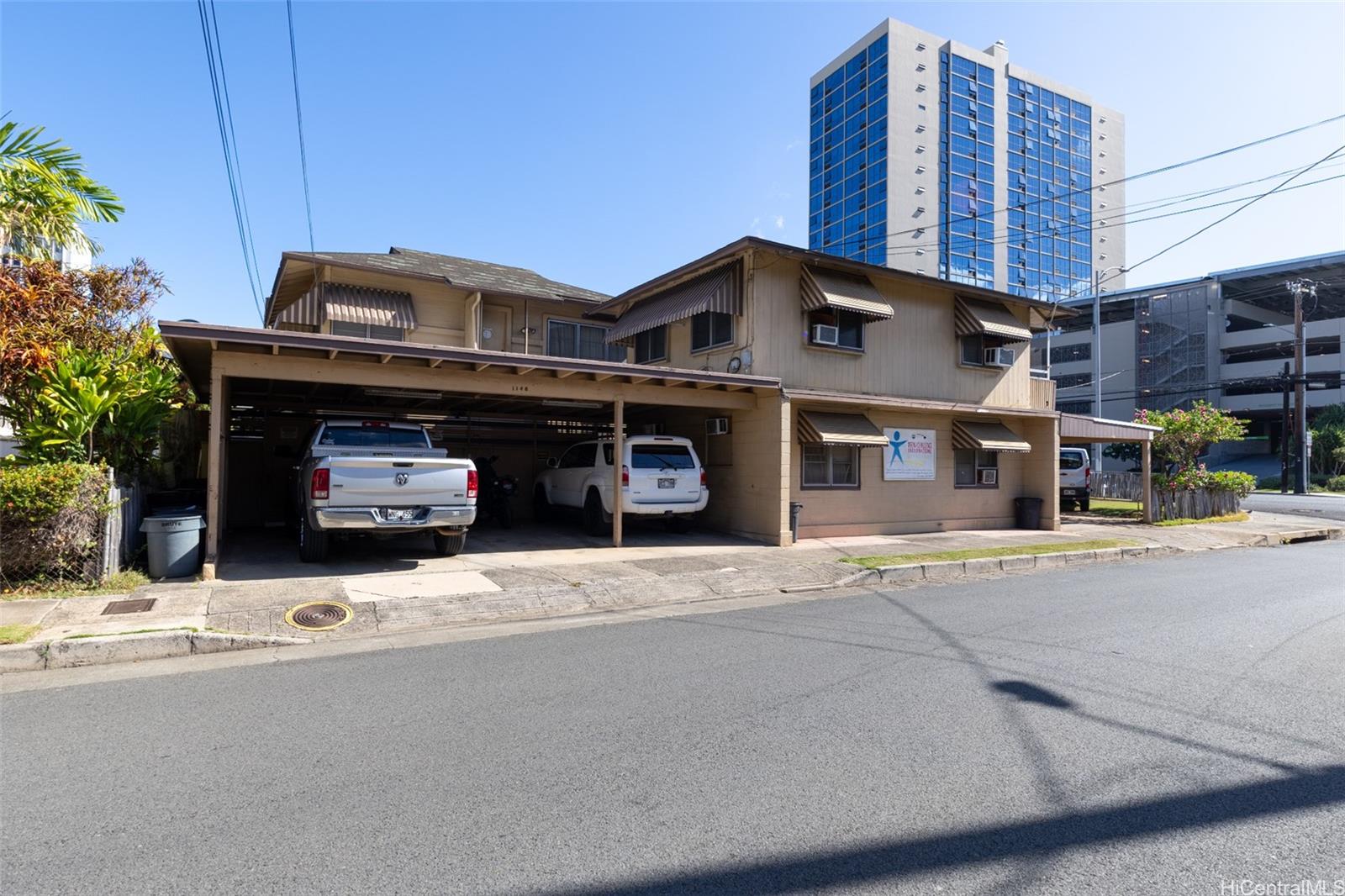 904 Piikoi Street